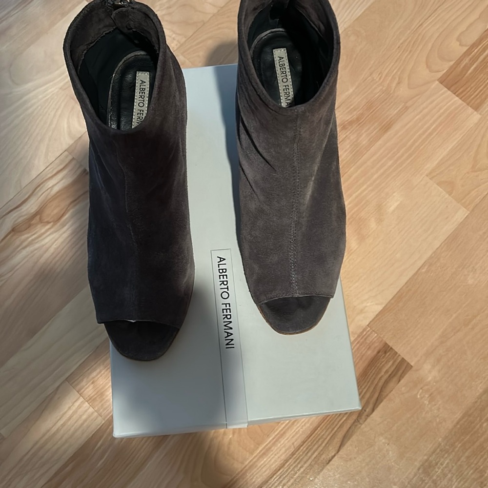 Alberto Fermani peep toe booties in a worn but very good condition in suede